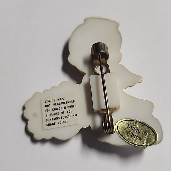 Vintage 1992 Precious Moments Angel Brooch Theres A Welcome Here - Picture 2 of 3